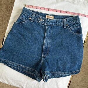 Vintage blue Crossroads high waisted Jean shorts size 8 with a tightened waist